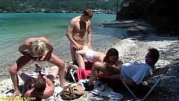 Public family treatment at the beach organization