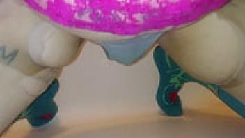 Using underwear to pee
