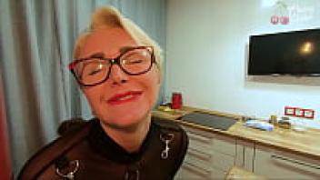 Loved in the ass on a bar stool by a blonde wearing glasses