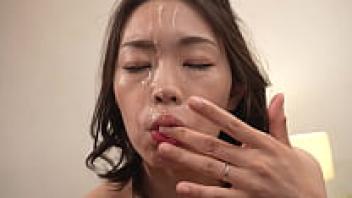 In an eager blowjob, a Japanese married woman who can't get enough masturbation sucks on a very big cock and squeezes the sperm out of it!