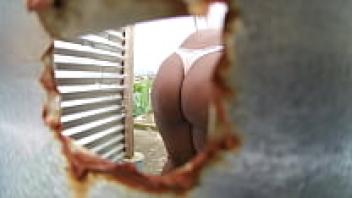 Beach cabin amateur camera (voluptuous)