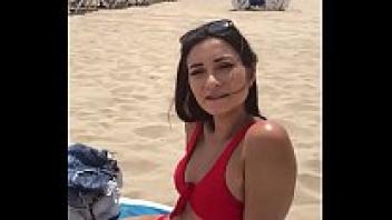 For a quickie, Valentina Bianco was picked up on the beach.