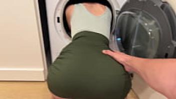 When Stepmother is trapped in the washing machine, Stepson adores her.