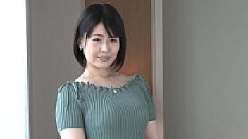 Tomomi Hasebe's First Shooting Document of a Married Woman