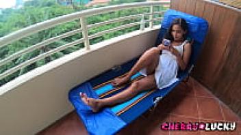 A gorgeous woman giving an oil massage