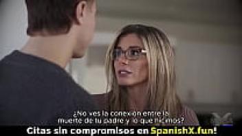 In the kitchen, a hot blonde wearing glasses is adored. Subtitles in Spanish