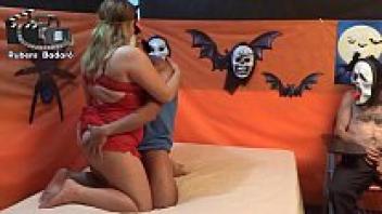 Chubby had sex with Mr. Rolls and Gauchito on Halloween. (Xvideo, RED FULL ON)