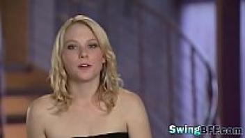 In a reality show, Swinger gets to know one another.