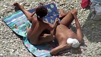 Voyeur Beach 2