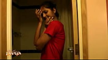 Indian Porn: Gorgeous Indian Babe Divya in the Shower