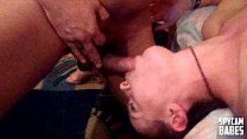 Teenage amateur reverse blowjob
