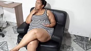 POV of a mature sucking cock