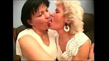 Granny Porn: Lesbian