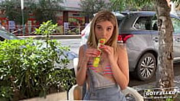 GOTFILLED A dirty pussy appeals to Martina Musa.