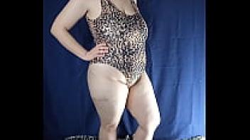 One-piece bathing suit Attempt to turn on uncensored