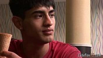 He gets some white meat from Swarthy Twink.