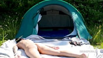 MILF nudist Elizabeth: Beach porn in the nude