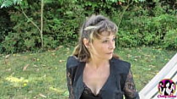 Mélodie, a bourgeois babety milf, goes crazy with three men and has her first gang bang.